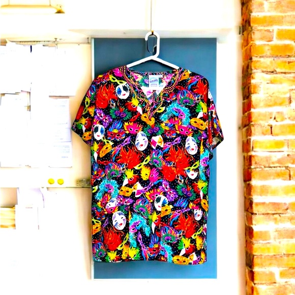 S.C.R.U.B.S. Tops - Women’s Colorful Mask Print Shirt. Extra large. Scrub top. Vibrant  fiesta